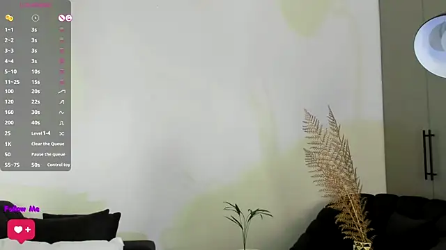 Snapshot of Isabellacharm chatting on 01/10/25, 07:43 Isabellacharm online show from 01/10/25, 07:43