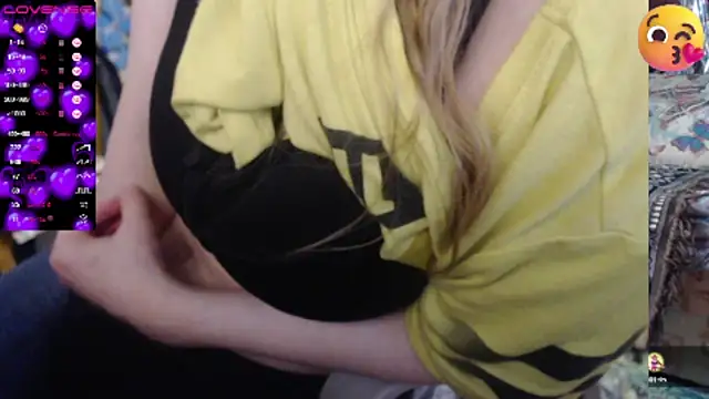 Snapshot of sweetbbabe chatting on 03/01/25, 03:38 sweetbbabe online show from 03/01/25, 03:38