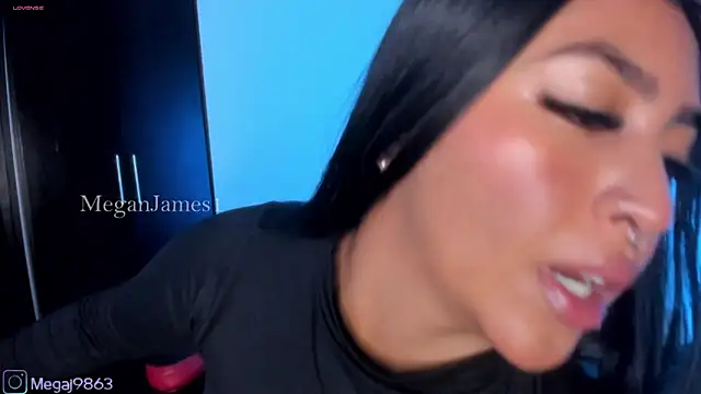 meganjames1 online show from 04/01/26, 12:28