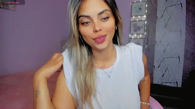 Snapshot of Gabby_prieto chatting on 06/18/26, 04:13 Gabby prieto online show from 06/18/26, 04:13