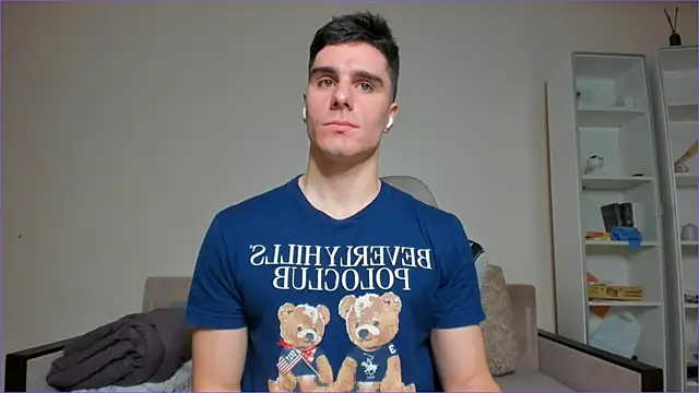 Snapshot of sam_huston chatting on 03/05/25, 02:14 sam huston online show from 03/05/25, 02:14