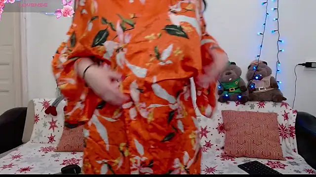 ElenaRose90 online show from 12/19/25, 08:49