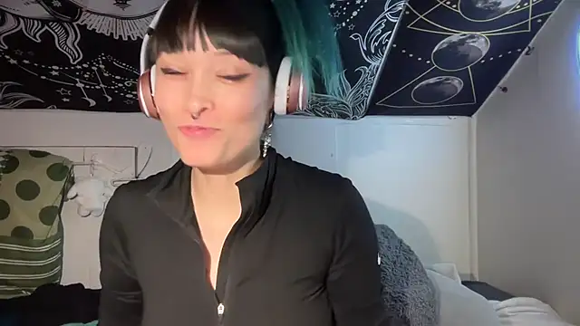 Snapshot of FRRANNKIE chatting on 02/24/25, 08:25 FRRANNKIE online show from 02/24/25, 08:25