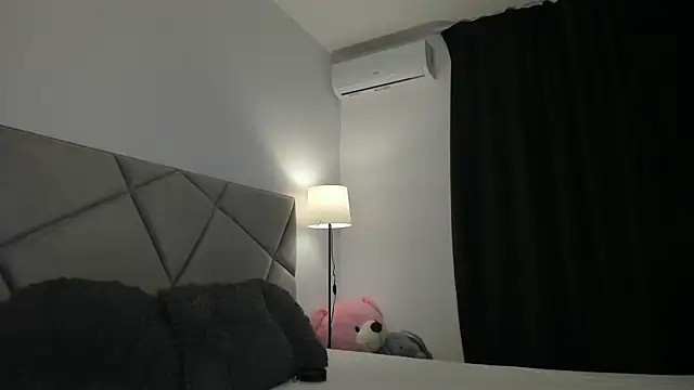 BlueEyesLexy online show from 04/24/26, 05:43