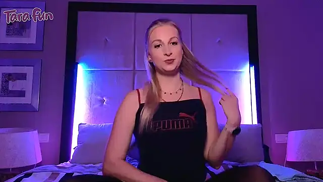 Snapshot of TARA-FUN chatting on 09/26/25, 09:52 TARA-FUN online show from 09/26/25, 09:52