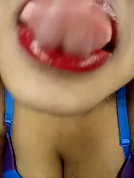 Snapshot of Hotlisa chatting on 02/19/25, 04:01 Hotlisa online show from 02/19/25, 04:01