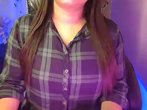 Snapshot of shivi_moto chatting on 11/22/25, 04:55 shivi moto online show from 11/22/25, 04:55