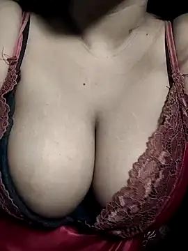 Snapshot of Hurrem_02 chatting on 01/14/25, 06:24 Hurrem 02 online show from 01/14/25, 06:24