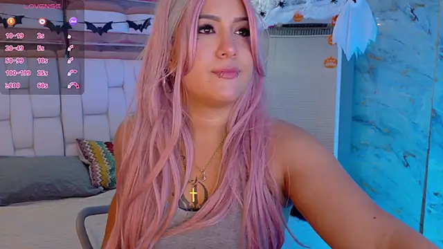 valkiria moore online show from 10/07/25, 08:06