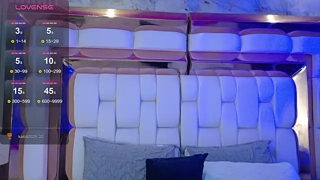 valkiria moore online show from 11/05/25, 07:47