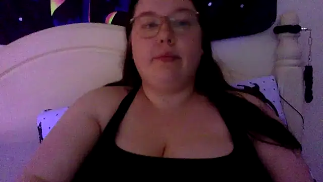 Sexycurvyemilyy online show from 09/11/25, 10:21