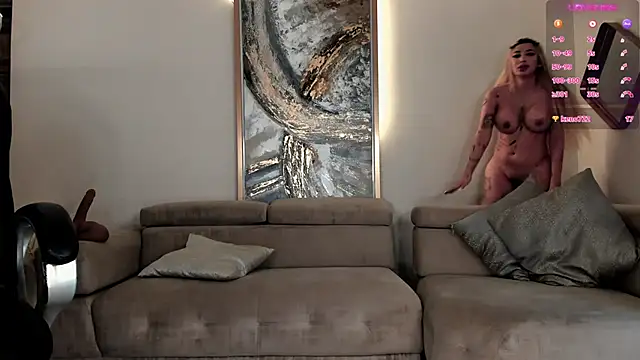 Snapshot of SophiePalmer chatting on 01/28/25, 03:35 SophiePalmer online show from 01/28/25, 03:35