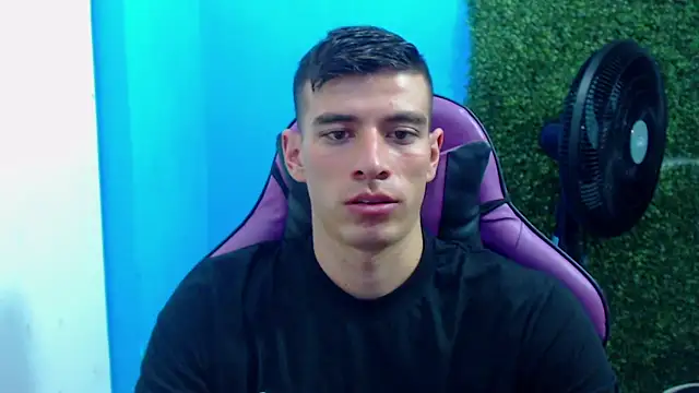 Snapshot of DEIBY_BABY chatting on 12/28/24, 12:47 DEIBY BABY online show from 12/28/24, 12:47