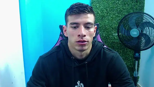 Snapshot of DEIBY_BABY chatting on 01/04/25, 12:37 DEIBY BABY online show from 01/04/25, 12:37