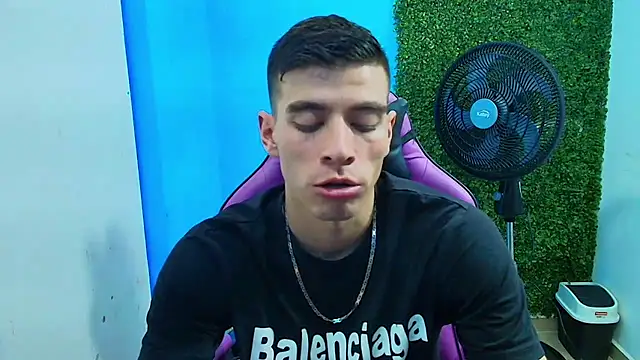 Snapshot of DEIBY_BABY chatting on 01/17/25, 01:47 DEIBY BABY online show from 01/17/25, 01:47