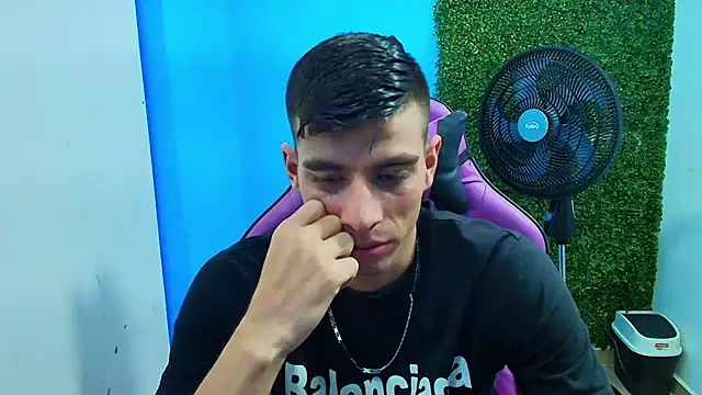 Snapshot of DEIBY_BABY chatting on 01/17/25, 04:49 DEIBY BABY online show from 01/17/25, 04:49