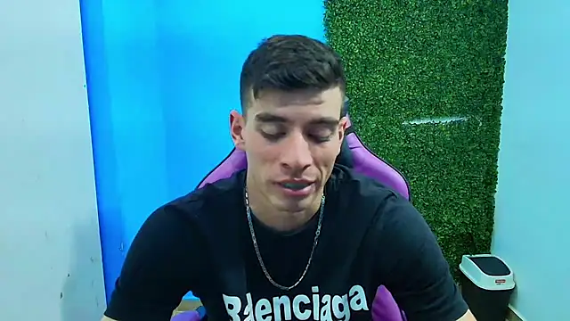 Snapshot of DEIBY_BABY chatting on 01/18/25, 04:04 DEIBY BABY online show from 01/18/25, 04:04