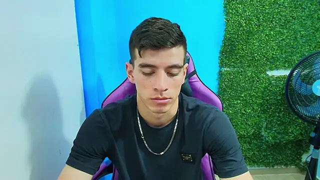 Snapshot of DEIBY_BABY chatting on 01/24/25, 04:48 DEIBY BABY online show from 01/24/25, 04:48