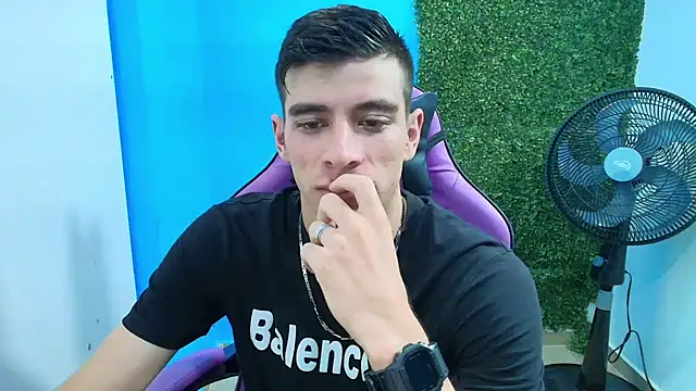 Snapshot of DEIBY_BABY chatting on 02/08/25, 12:49 DEIBY BABY online show from 02/08/25, 12:49