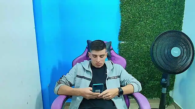 Snapshot of DEIBY_BABY chatting on 02/10/25, 04:41 DEIBY BABY online show from 02/10/25, 04:41