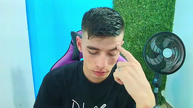 Snapshot of DEIBY_BABY chatting on 02/10/25, 10:40 DEIBY BABY online show from 02/10/25, 10:40