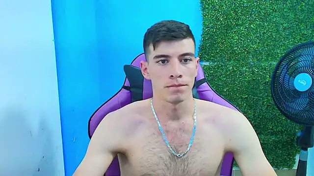 Snapshot of DEIBY_BABY chatting on 02/16/25, 02:20 DEIBY BABY online show from 02/16/25, 02:20