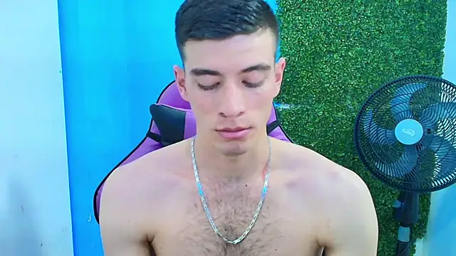 Snapshot of DEIBY_BABY chatting on 02/18/25, 12:59 DEIBY BABY online show from 02/18/25, 12:59