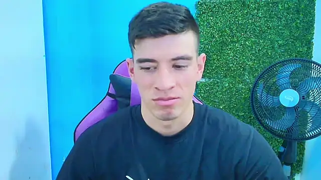 Snapshot of DEIBY_BABY chatting on 02/18/25, 04:04 DEIBY BABY online show from 02/18/25, 04:04