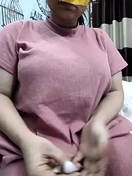 Sexybomb33 online show from 12/07/24, 07:21