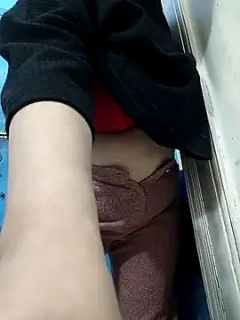 Sexybomb33 online show from 01/03/25, 04:55