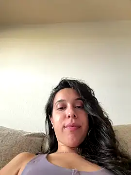 Natur4lBeautyb33 online show from 10/28/25, 05:04