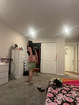 DominiqueX0 online show from 02/13/25, 05:22