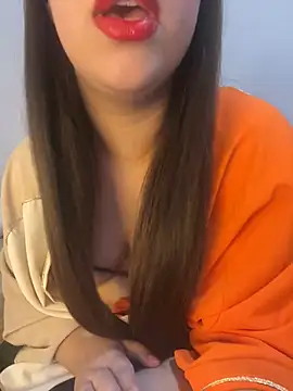 Snapshot of Mayacrayzi chatting on 02/06/25, 04:14 Mayacrayzi online show from 02/06/25, 04:14