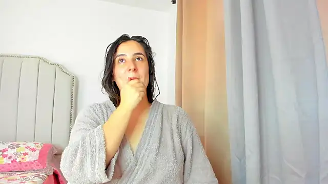 Hanna86 online show from 02/15/26, 04:58