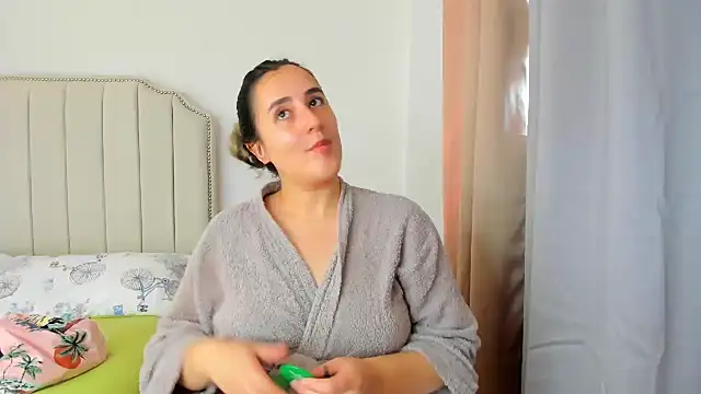 Hanna86 online show from 03/28/26, 04:06