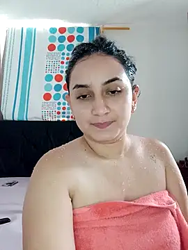 Snapshot of Angeelus2 chatting on 12/20/24, 07:17 Angeelus2 online show from 12/20/24, 07:17