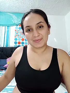 Snapshot of Angeelus2 chatting on 03/06/25, 05:33 Angeelus2 online show from 03/06/25, 05:33