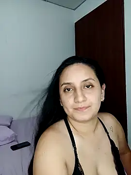 Snapshot of Angeelus2 chatting on 10/25/25, 03:14 Angeelus2 online show from 10/25/25, 03:14