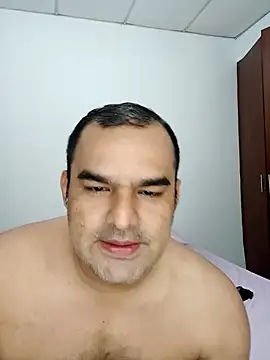 Snapshot of Angeelus2 chatting on 10/26/25, 03:51 Angeelus2 online show from 10/26/25, 03:51