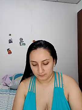 Snapshot of Angeelus2 chatting on 04/26/26, 03:21 Angeelus2 online show from 04/26/26, 03:21