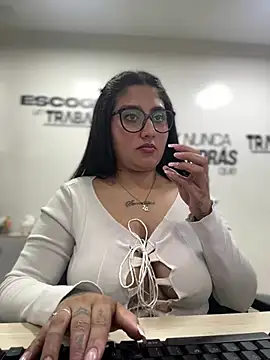 Snapshot of croftsmila chatting on 02/02/25, 04:15 croftsmila online show from 02/02/25, 04:15