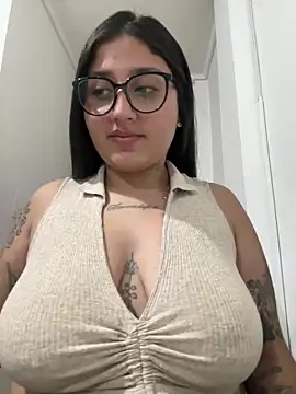 Snapshot of croftsmila chatting on 10/25/25, 10:59 croftsmila online show from 10/25/25, 10:59