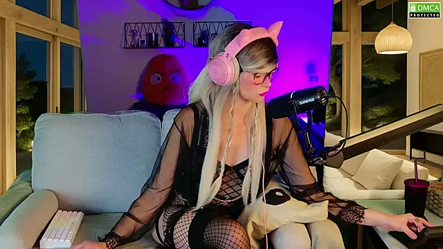 Kittychatte online show from 11/04/25, 05:45