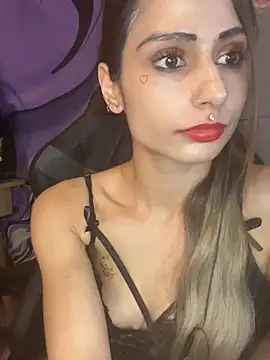 Snapshot of LaPetitechienne1 chatting on 12/20/24, 09:21 LaPetitechienne1 online show from 12/20/24, 09:21