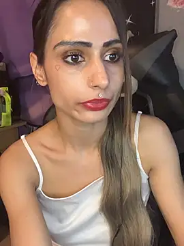 Snapshot of LaPetitechienne1 chatting on 12/23/24, 02:35 LaPetitechienne1 online show from 12/23/24, 02:35