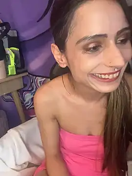 Snapshot of LaPetitechienne1 chatting on 01/11/25, 01:01 LaPetitechienne1 online show from 01/11/25, 01:01