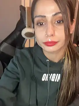 Snapshot of LaPetitechienne1 chatting on 01/13/25, 05:02 LaPetitechienne1 online show from 01/13/25, 05:02