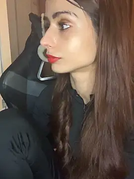 Snapshot of LaPetitechienne1 chatting on 01/17/25, 08:13 LaPetitechienne1 online show from 01/17/25, 08:13