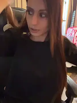 Snapshot of LaPetitechienne1 chatting on 01/19/25, 01:44 LaPetitechienne1 online show from 01/19/25, 01:44