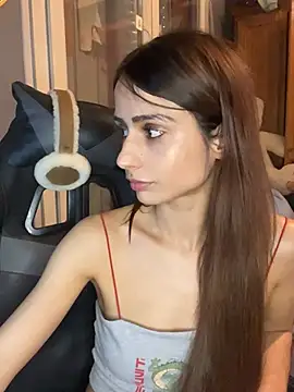 Snapshot of LaPetitechienne1 chatting on 01/29/25, 03:04 LaPetitechienne1 online show from 01/29/25, 03:04